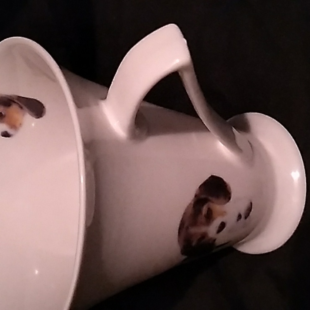 Fluted Shape Ceramic Mug with Beagle Puppy Design (B2) - Picture 3 of 7